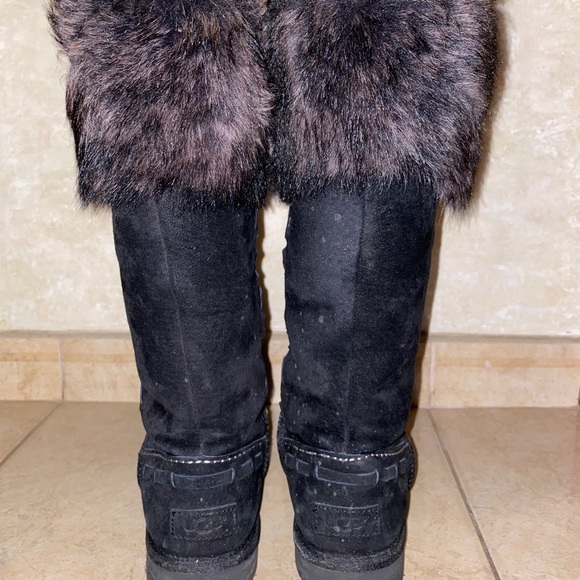 BLACK TALL UGG BOOTS WITH FUR TOP - Picture 2 of 5